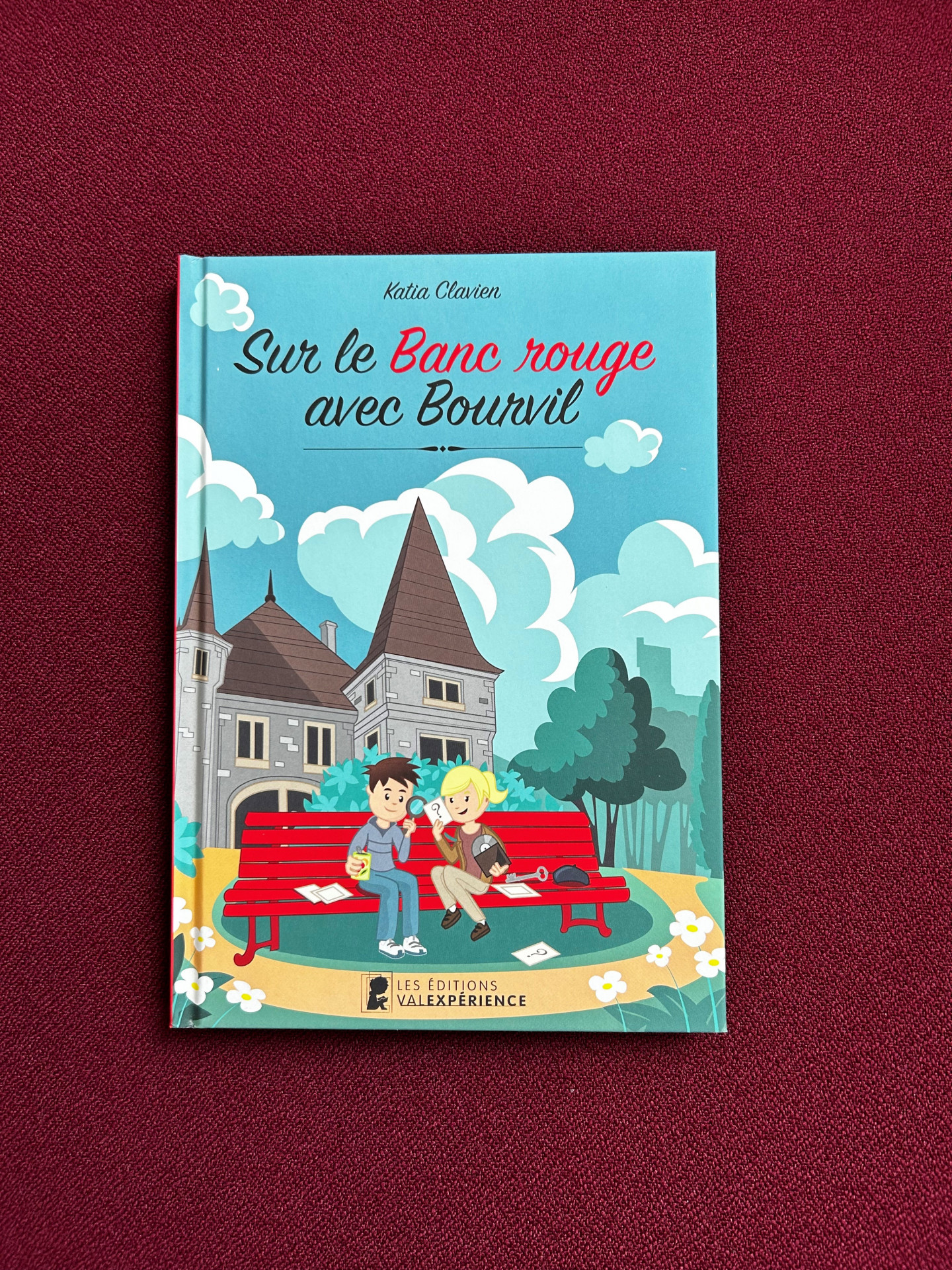 sur-le-banc-rouge-avec-bourvil-8803863